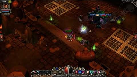 Torchlight - Alchemist at fortress gates (2009 Game)