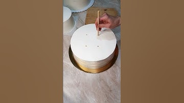 How to stack a cake.Chill cake tiers, prepare the wooden dowels and you are good to stack.More on IG