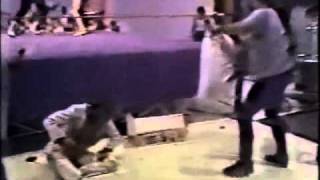 Jimmy Hart tarred and feathered by Jerry Lawler (1981) Classic Memphis Wrestling Studio Brawl