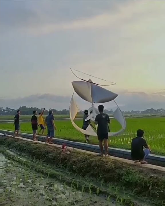 Story WA 'Aku Mung Dolanan Layangan'