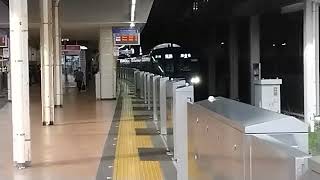 相鉄21000系21102編成各停海老名行発車&9000系9704編成快速横浜行到着　二俣川駅