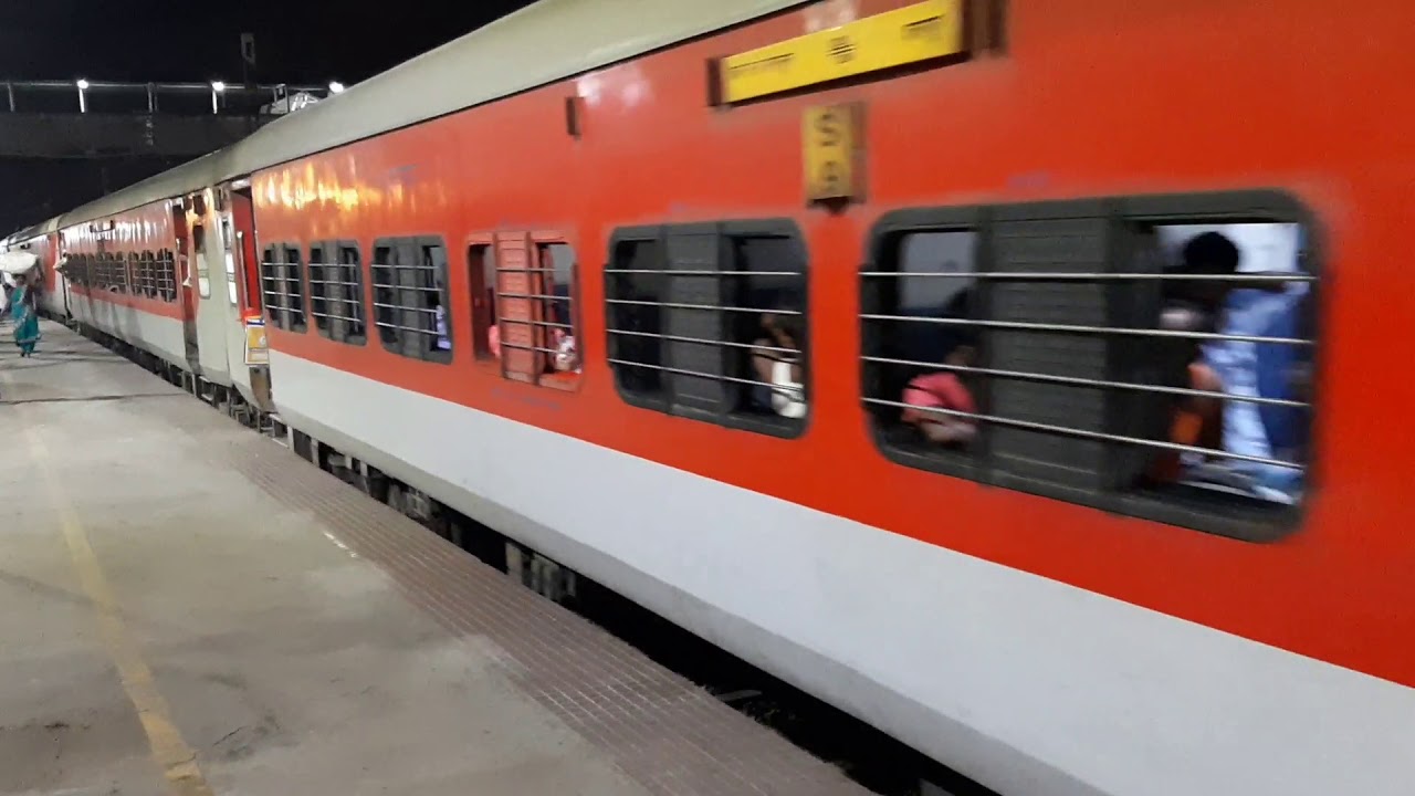 Bhagalpur से Deoghar पैसेंजर ट्रेन Daily क्यों नहीं चलतीहै?बस भाड़ा सौ से  डेढ़ सौ ट्रेन का सिर्फ ₹30 - YouTube