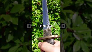 Lógica de película: forjar espadas virtiendo metal #Forja #Herrería #Katana
