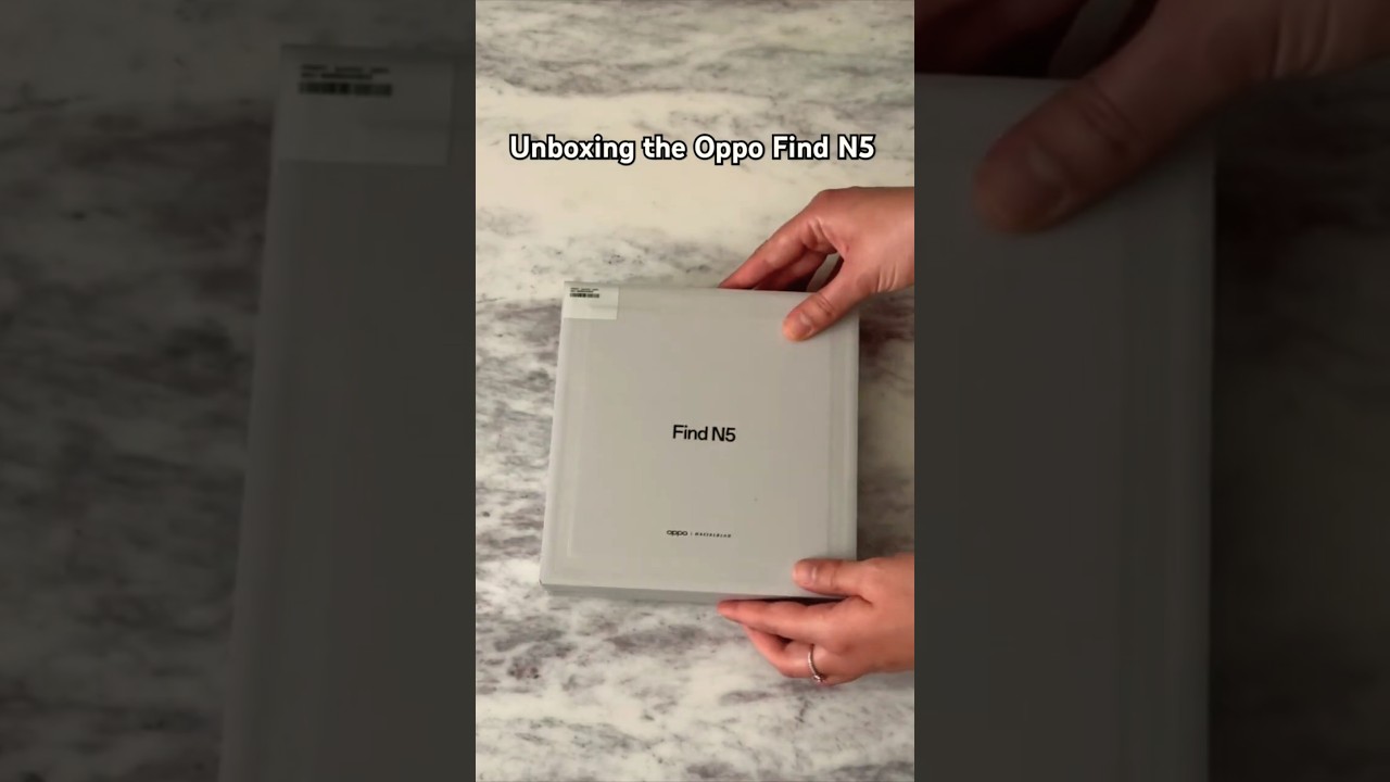 Unboxing the Oppo Fold N5 Foldable Phone