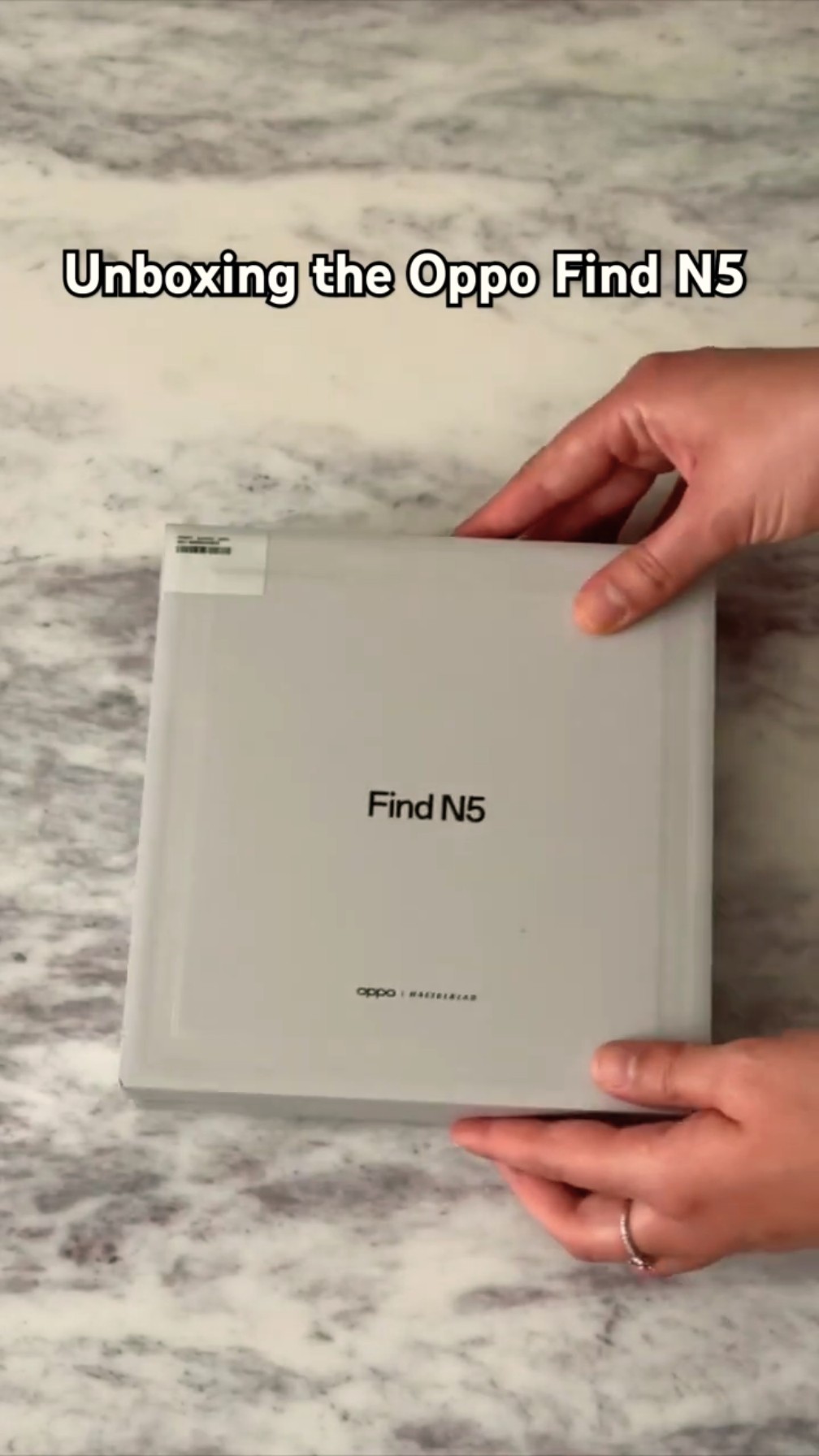 Unboxing the Oppo Fold N5 Foldable Phone
