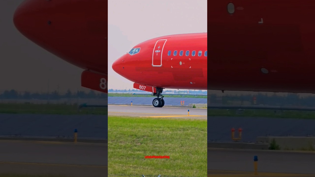 Canadian Lynx Airlines with the Norwegian Livery