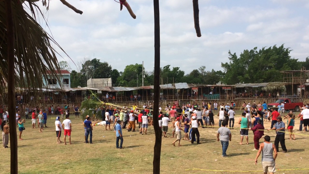 Siembra del guano (Fiesta de Chumayel 2017) - YouTube