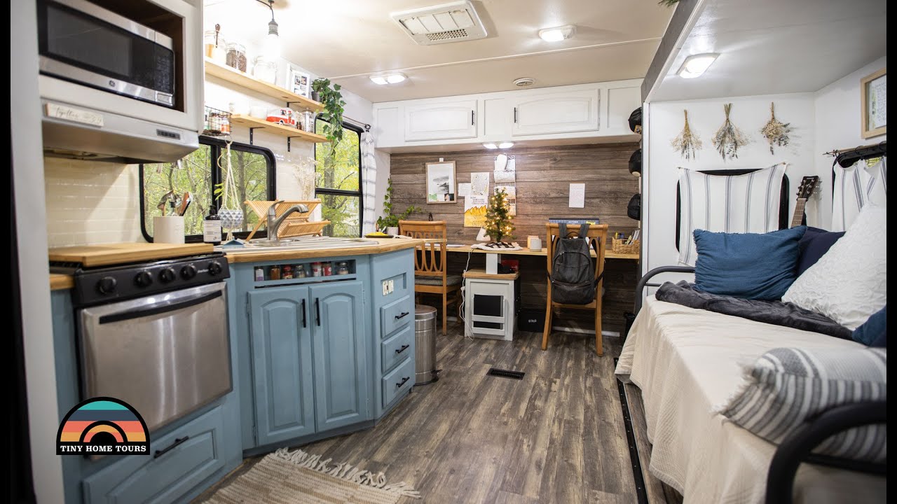 College Students Gorgeous RV Renovation - Tiny House Living At 20