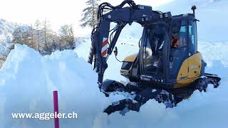 Winterdienst/Schneeräumung mit dem Mecalac Mobilbagger 11MWR