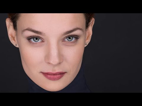 ЕЙ СООБЩАЮТ О СМЕРТИ МУЖА,ОНА ПЫТАЕТСЯ ЖИТЬ,ПОТОМ ВОЗВРАЩАЕТСЯ ОН..ИЛИ НЕ ОН..КТО ЭТО и ЧТО ДЕЛАТЬ?
