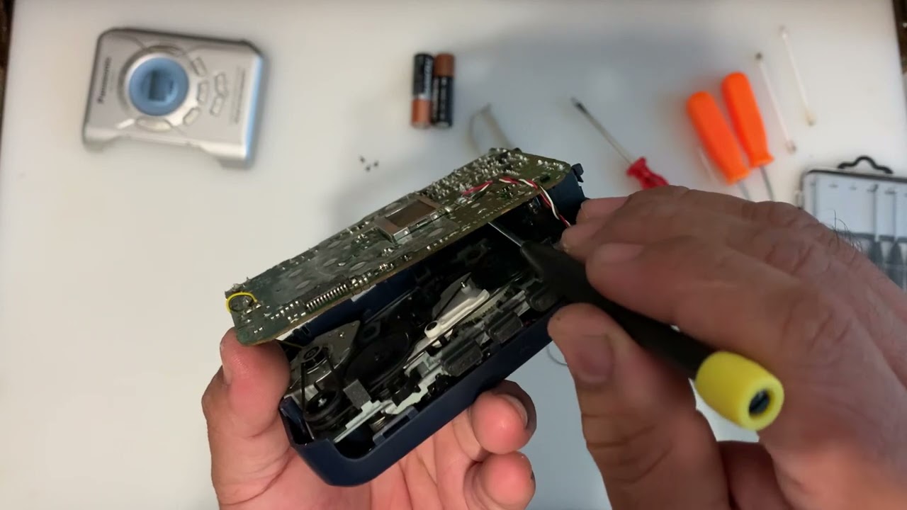 Panasonic RQ-CR07V belt replacement - YouTube