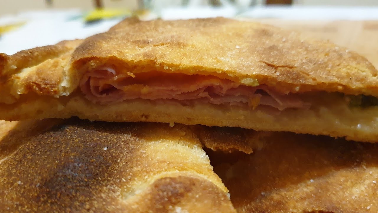 Focaccia ripiena con lievito madre
