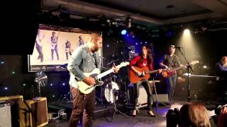 Kara Grainger Band - "Help Me" [Lucerna 14/11/2014]