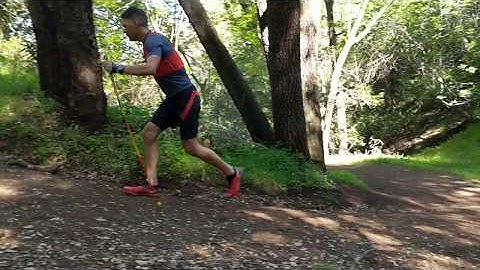How to use poles for trail running: diagonal stride