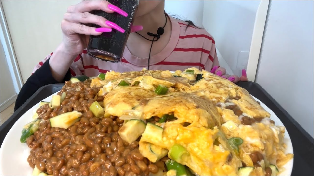 【ASMR 咀嚼音】啜って食べる納豆オムレツ丼！Natto egg omelet bowl！