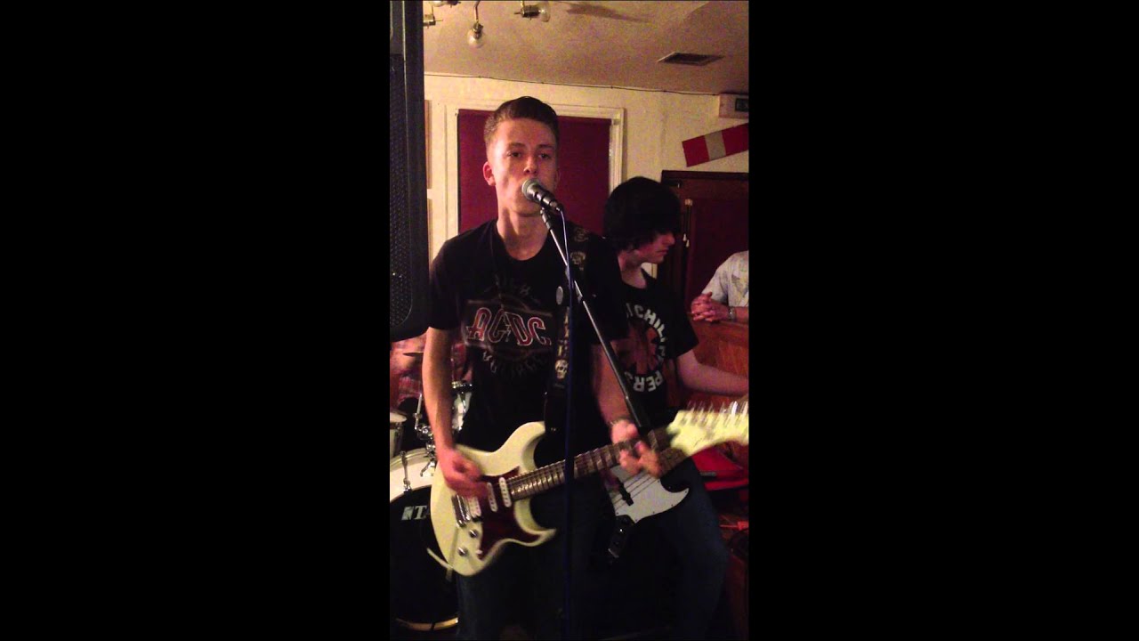 Tripwire at The Railway Inn, Newnham