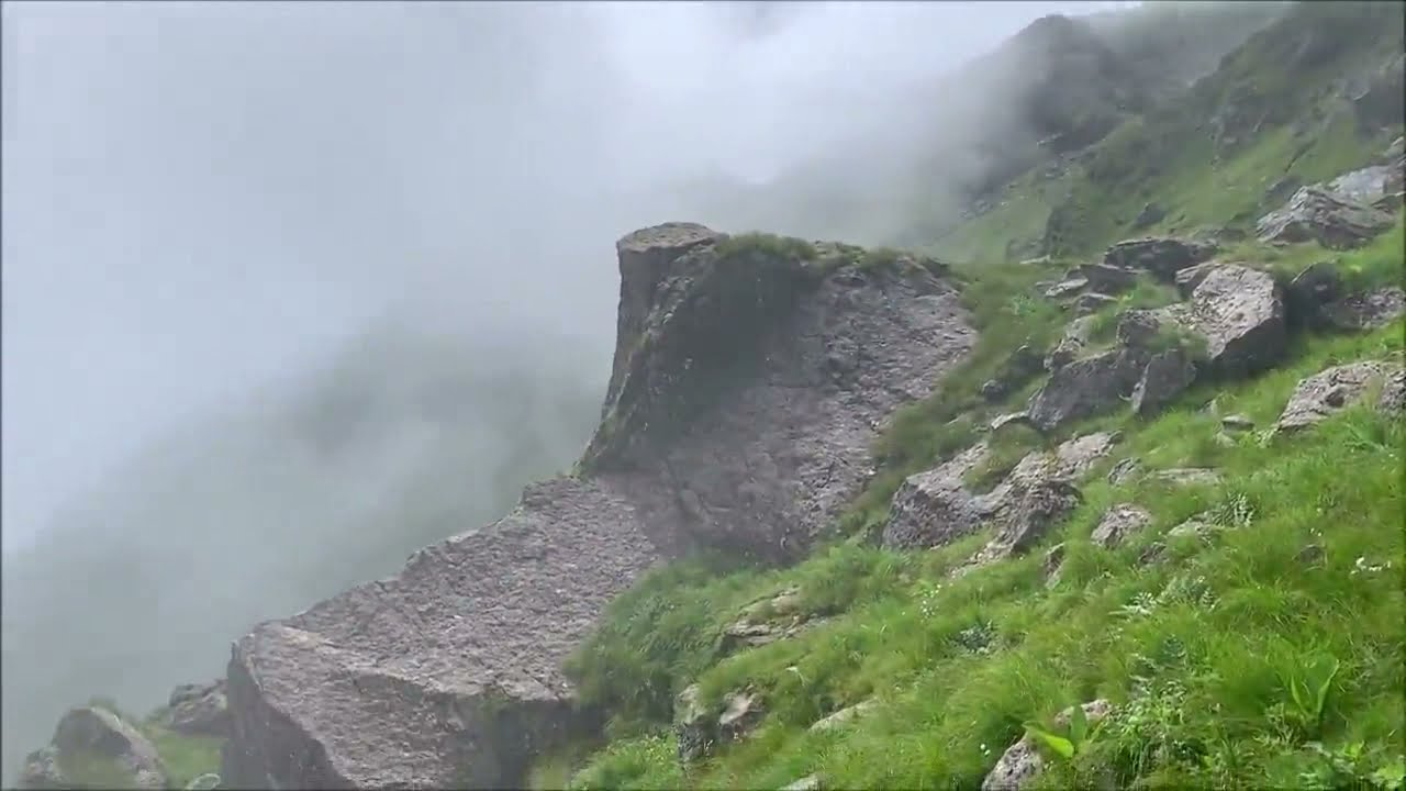 HIDDEN LAKE (Ghandruk, Nepal)