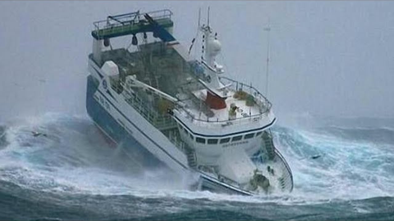 Ships Caught in HORRIBLE Storms