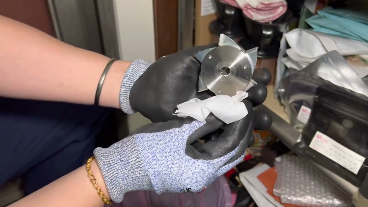 2023/2/4 忠於基本，月初固定機器小清潔保養，手搖可以每週一次都不是問題！聊聊天，一邊順便小富士R-220跟手搖Kinu M47 classic。