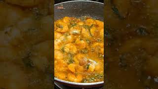 చింతకాయల తో రొయ్యల పులుసు || Tamarind Prawns Curry || Jaanu Kitchen