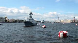 Военные корабли в акватории Невы. Подготовка к параду Дня ВМФ