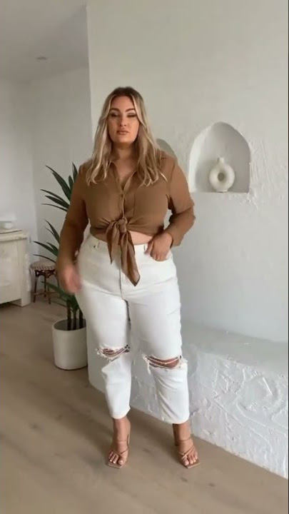Every Woman Needs A Pair Of White Jeans 😍 #Shorts