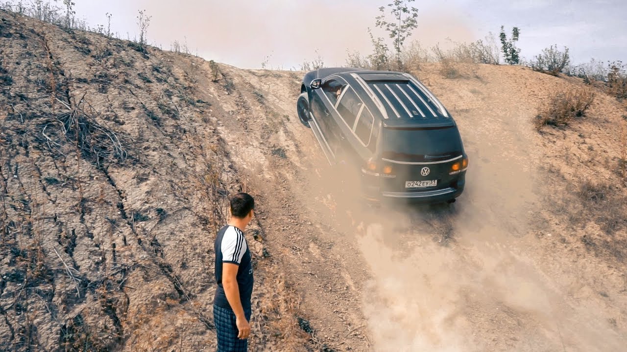 НАГЛЫЙ на TOUAREG ПОСПОРИЛ с TOYOTA PRADO! ТУАРЕГ против ВСЕХ! - YouTube