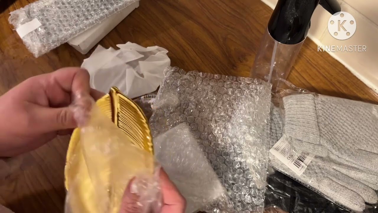 العطر ولكريم لي شريت من المعرض/مشتريات من شيي ان تيمو و بيم/