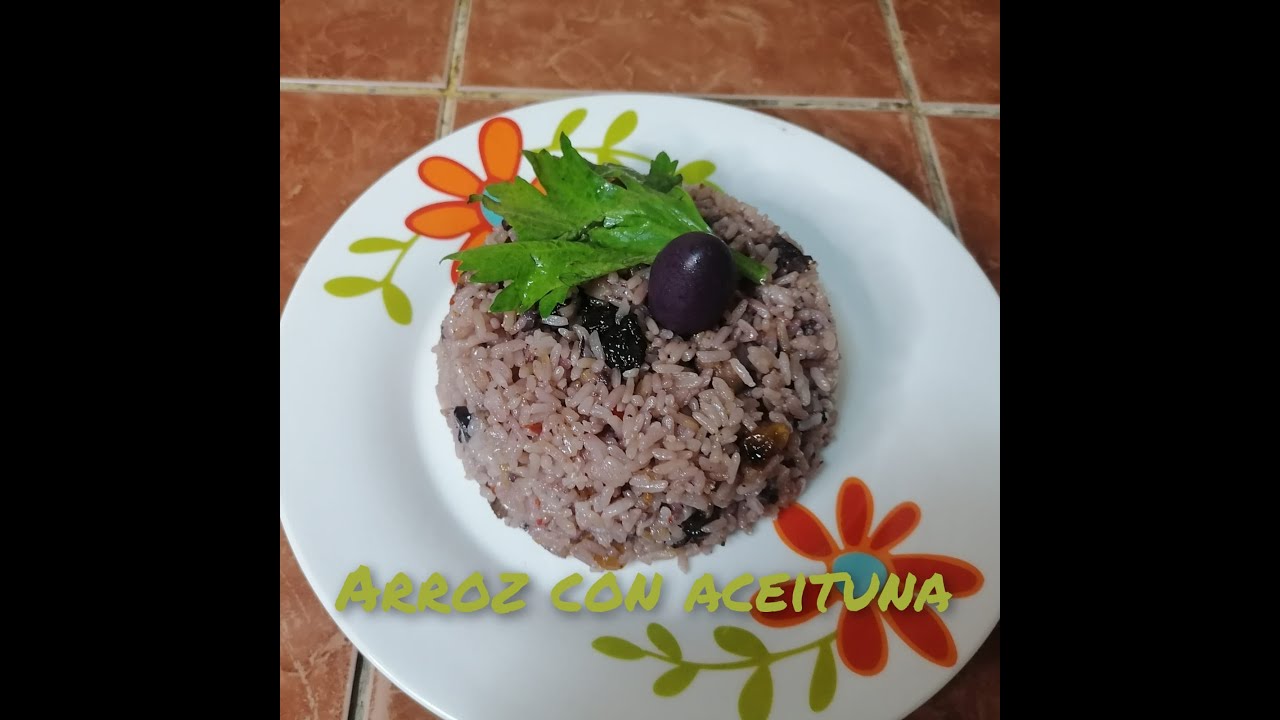 comida peruana /arroz con aceituna/cocinero bombero