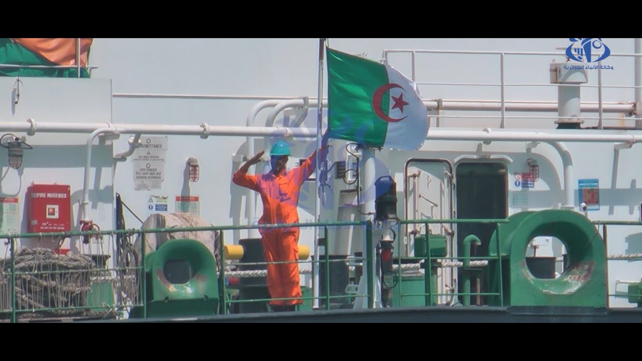 سوناطراك تشرع في شحن أول حمولة من الفيول إلى لبنان