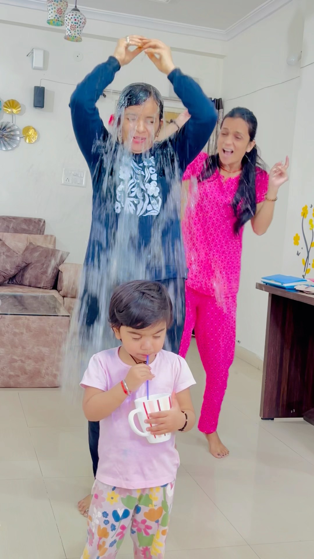 Mummy ke sath ye kya ho gaya ?
