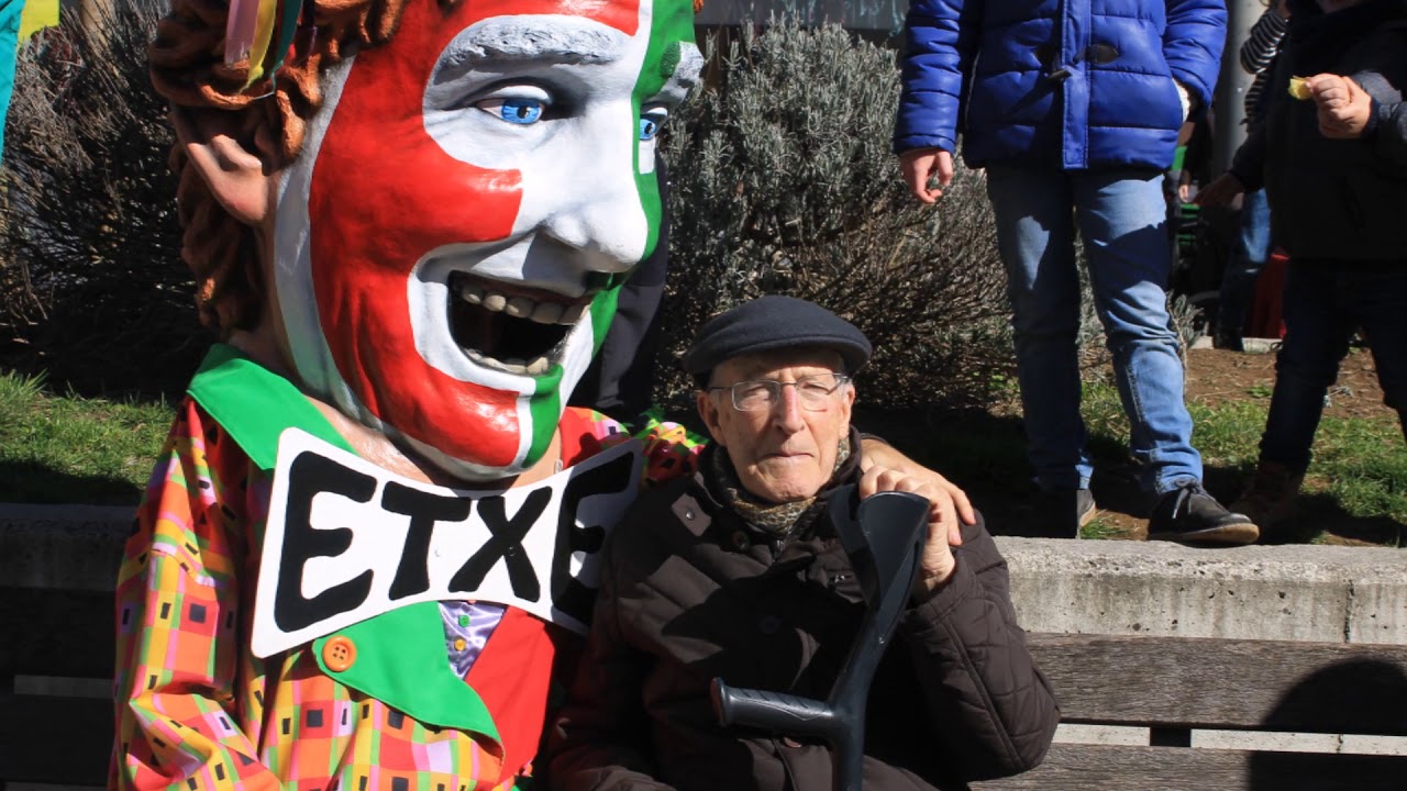 Tolosako Erraldoi eta Buruhandien Konpartsa, Urte Berri On!