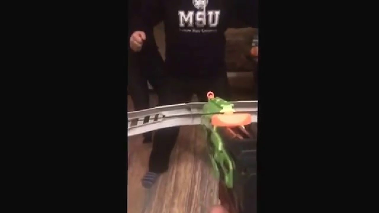 Ударил по яйцам прикол 2016 - YouTube