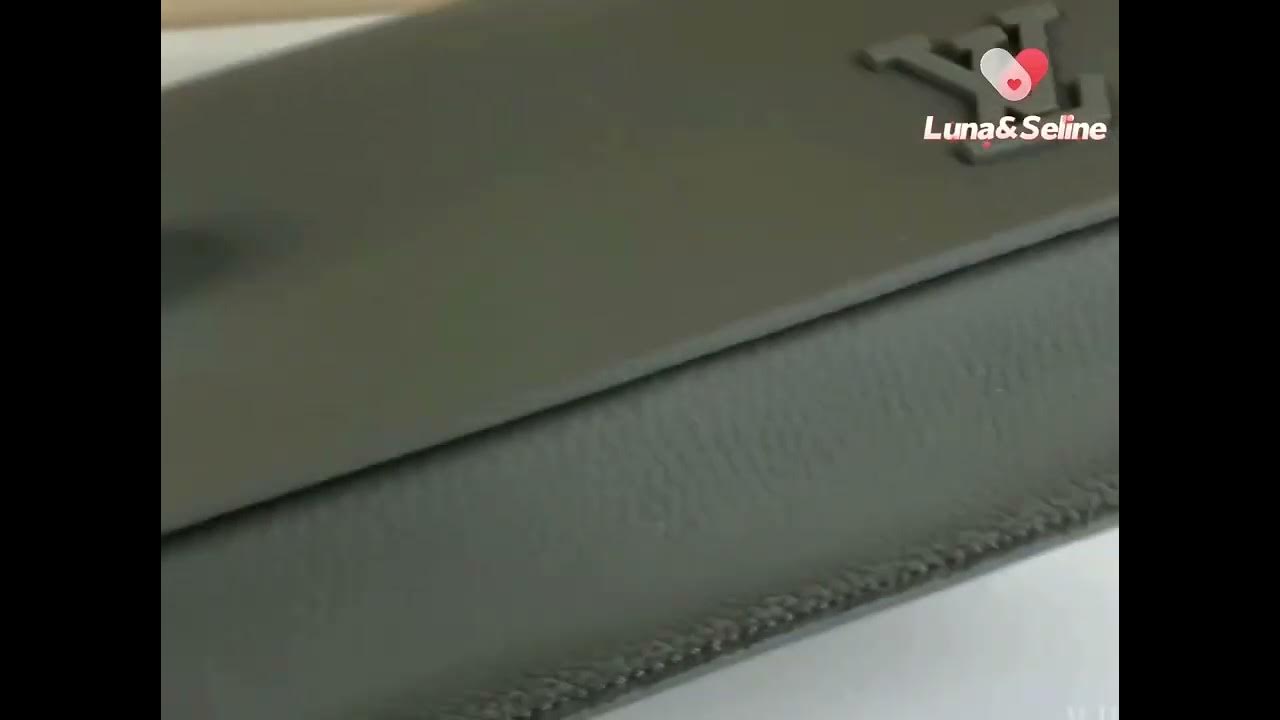 Louis vuittons Fastline Wearable Wallet green 