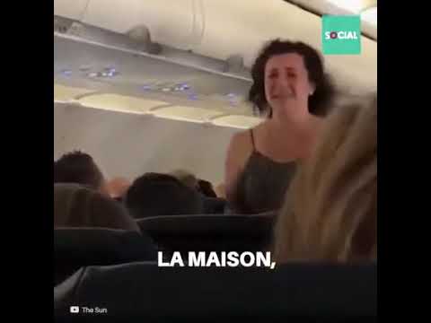 Vidéo: Une Femme Jette Des Pièces Dans La Turbine De L'avion