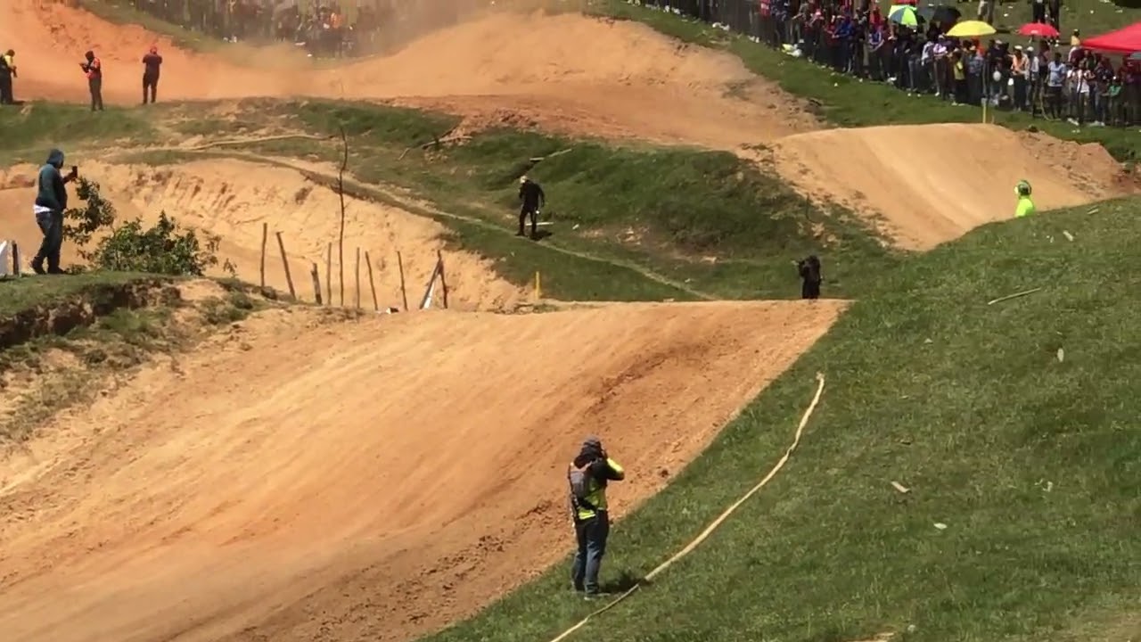 Motocross Dominicano categoría 450cc expertos primera manga pista Corositos en Jarabacoa.