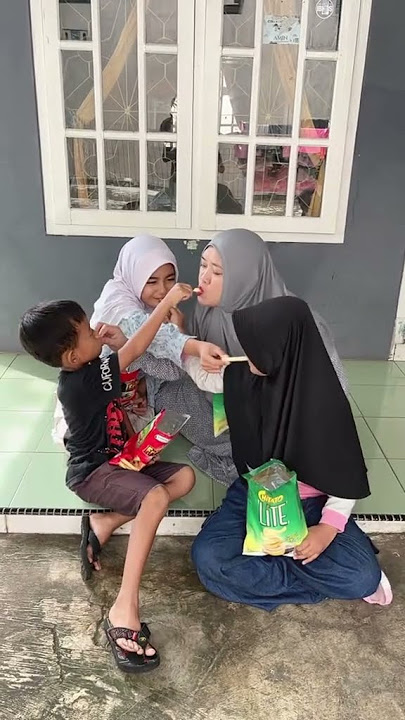 TIAN MAU NYUAPIN KAYLA MAKAN SNACK😅🤪🙈 #trending #comedy #dramachannel #funny #shorts  #humor