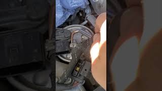 2018 Mercedes sprinter how to replace the fuel filter and bleed the air out of filter. 