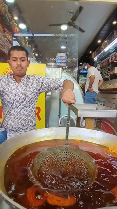 jalebi-at-bikaner-sweet-shop-raipur-dehradun-short-shoutside