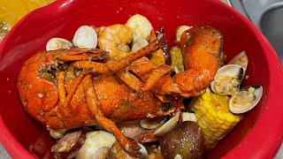 The STORMING CRAB restaurant carry out.