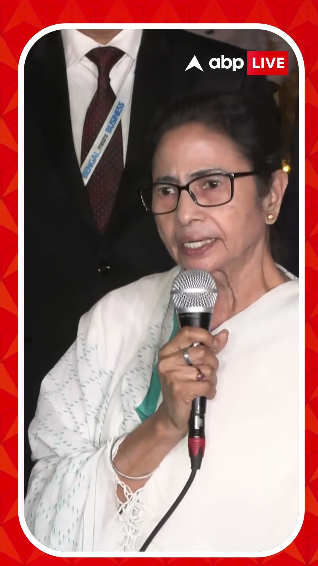 'মা লক্ষ্মী আসুক ঘরে', বাণিজ্য সম্মেলন থেকে বললেন মুখ্যমন্ত্রী