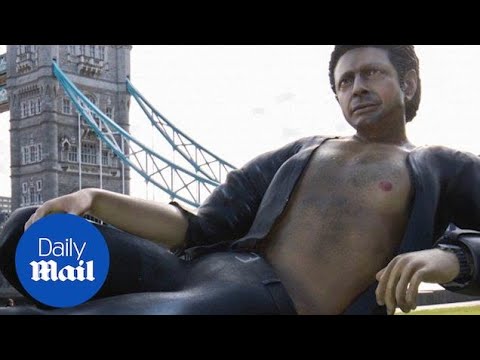 Giant Jeff Goldblum statue appears in London