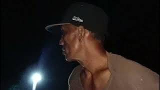 Muat pasir malem malem truk oleh Bws.