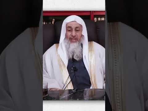 ما حكم السلام والمصافحة باليدين بعد الصلاة