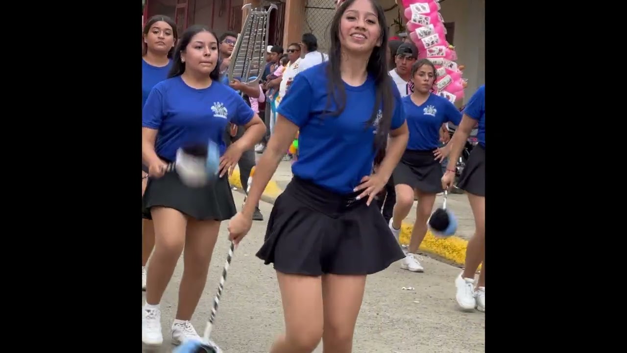 ✔BASTONERAS ECUATORIANAS BELLAS✅❤