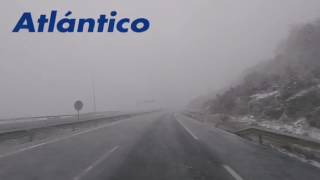 Nieva de manera intensa e intermitente en A Gudiña y A Canda // Alberte