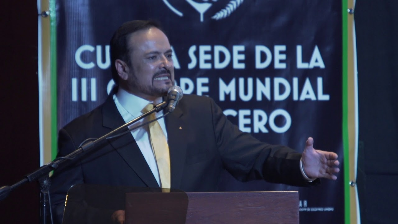 Paúl Carrasco Carpio en la III Cumbre Hambre Cero - YouTube