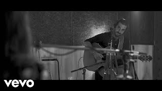 Video thumbnail of "Andrés Suárez - Tal Vez Te Acuerdes de Mí (Sesiones Moraima) ft. Nina"