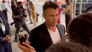 Big Bro Luke Hemsworth Signs And Does Selfies At Westworld Season 4 Premiere In Nyc