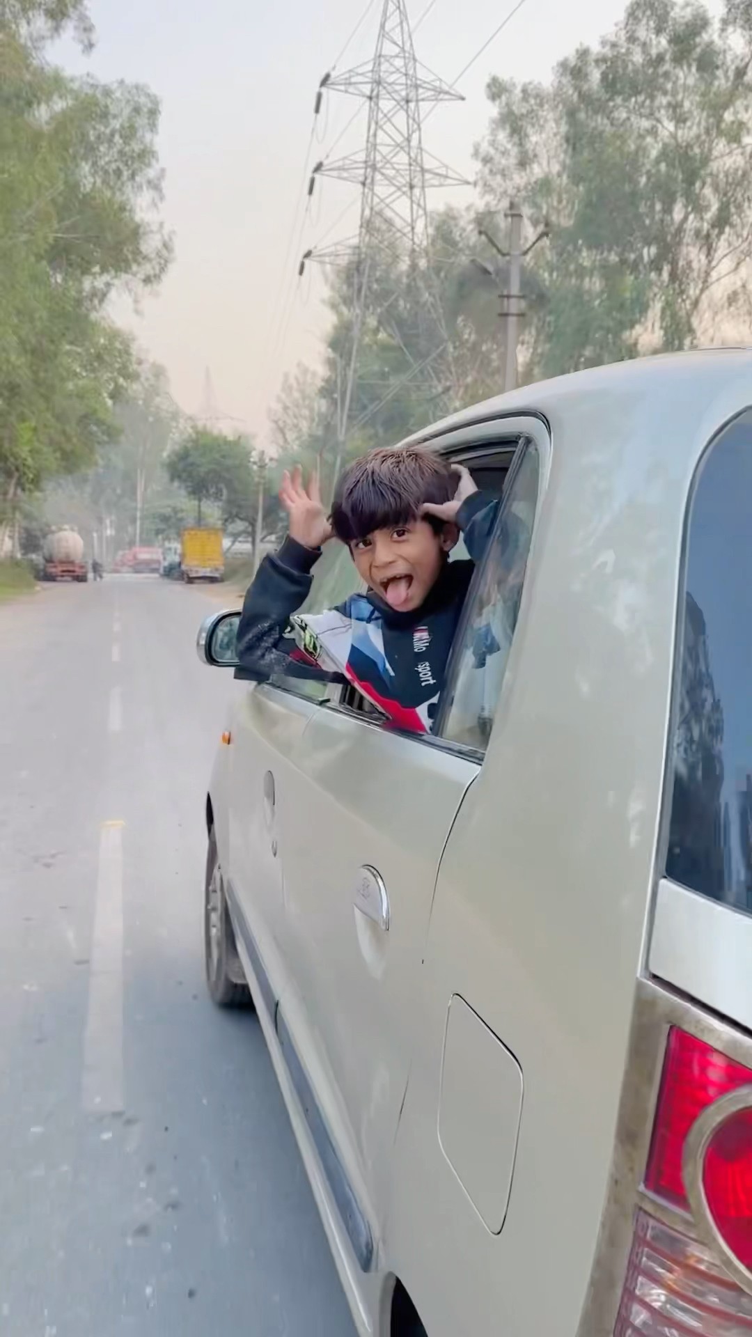 Chunnu ne mera ganna loot liya #comedy #chunnumunnuvines #youtubeshorts #shorts